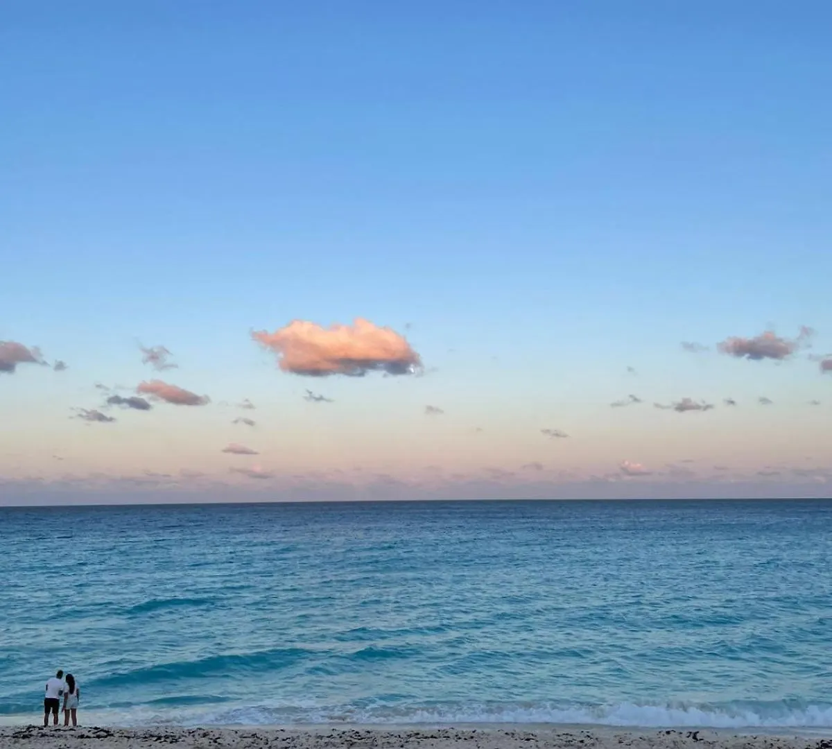 Espacioso Condo En Cancun - Con Acceso A Playa Daire