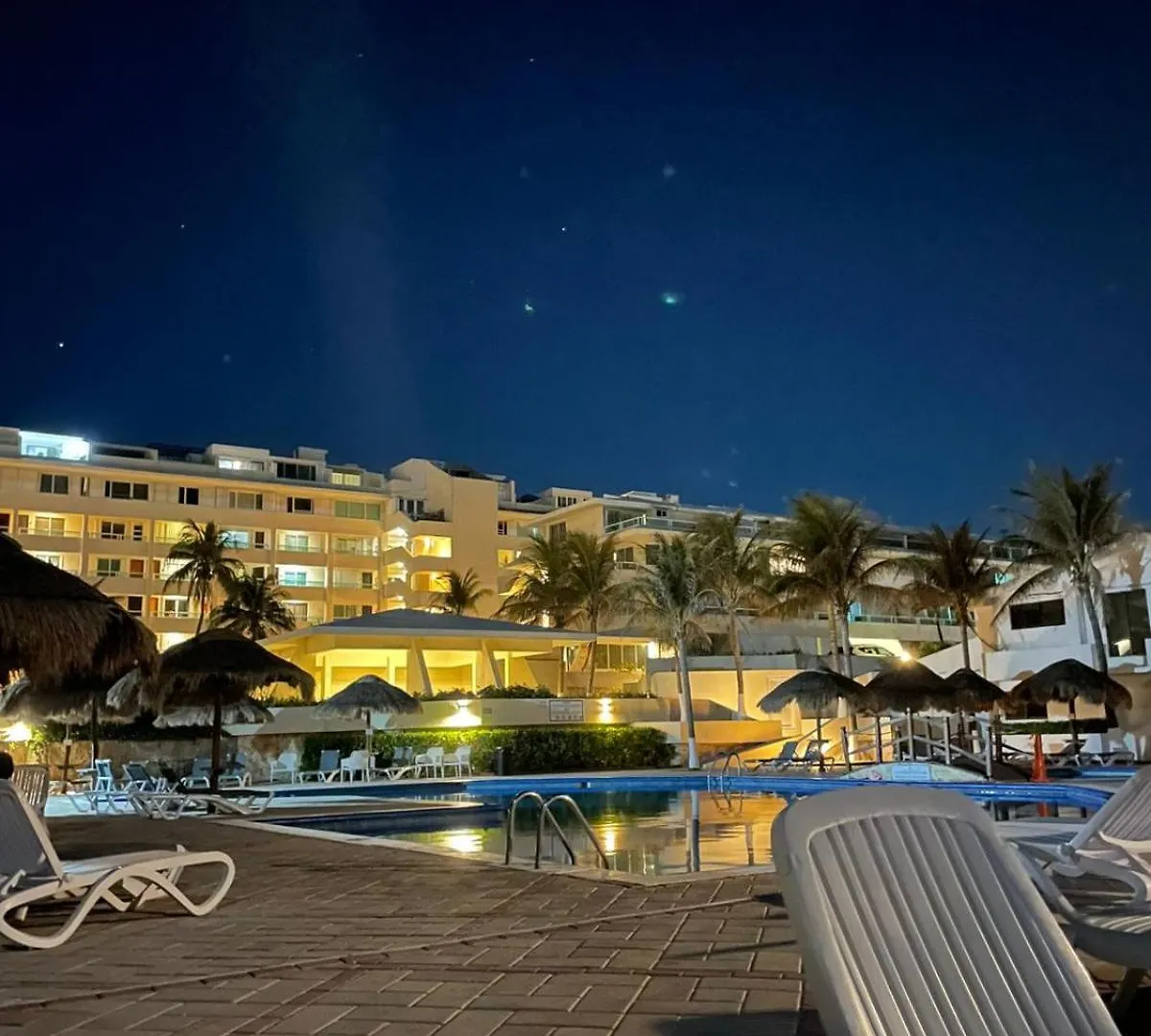 Espacioso Condo En Cancun - Con Acceso A Playa