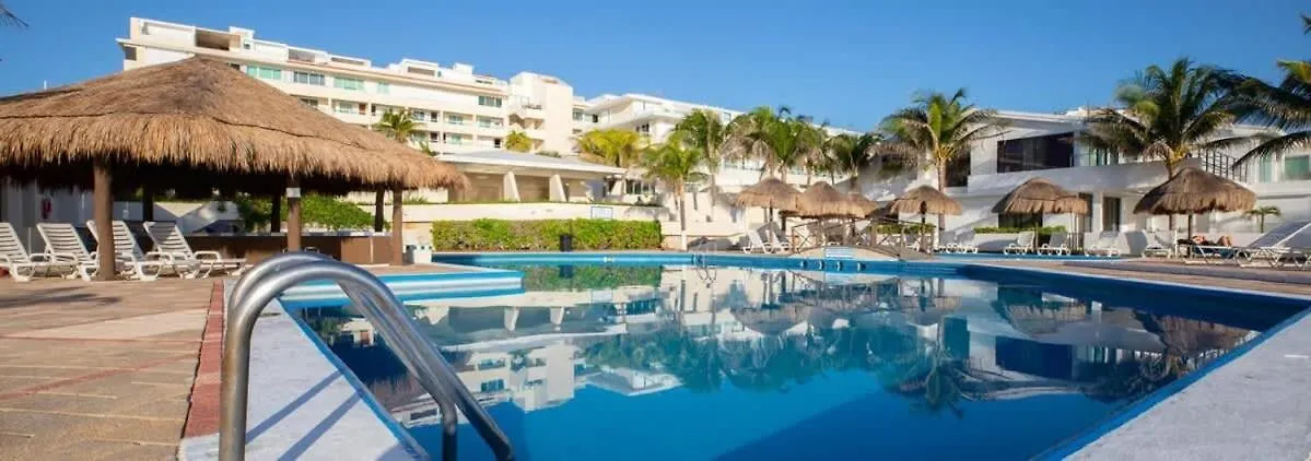 Espacioso Condo En Cancun - Con Acceso A Playa
