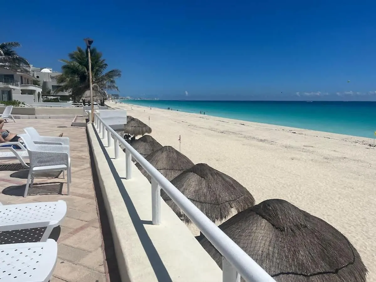 Espacioso Condo En Cancun - Con Acceso A Playa