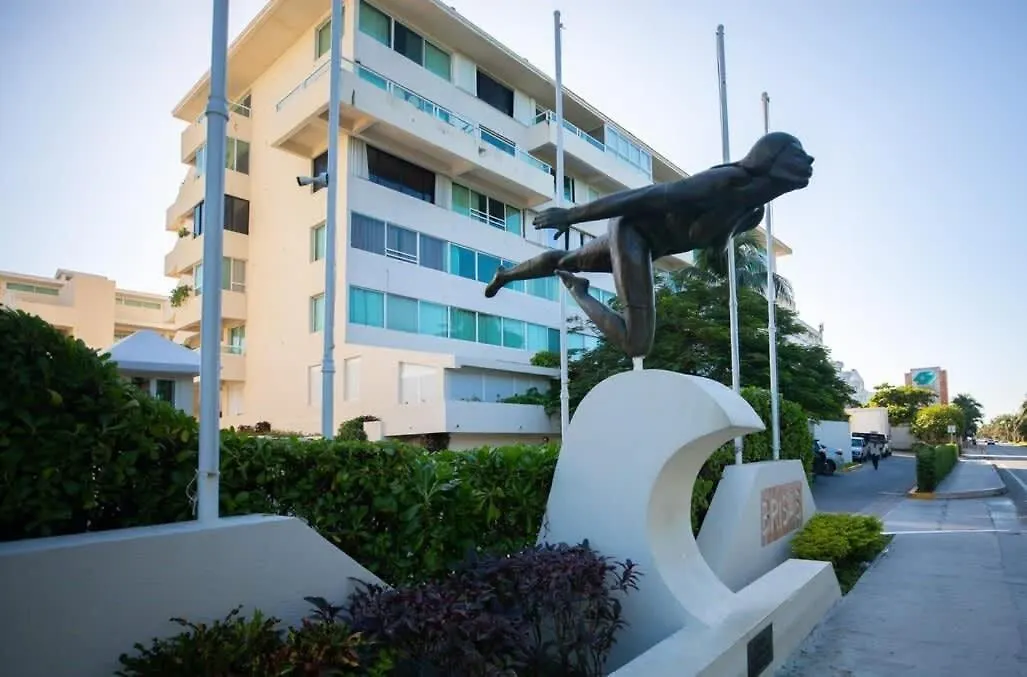 Espacioso Condo En Cancun - Con Acceso A Playa